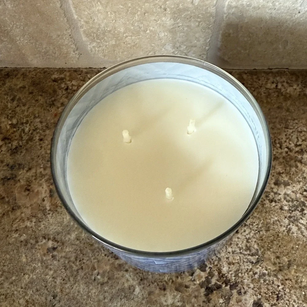 Bath Body Works White Barn Candle Cuddle ‎ Weather 3 WICK 14.5 OZ Rare HTF